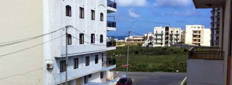 Clover Holiday Complex Qawra Exteriör bild