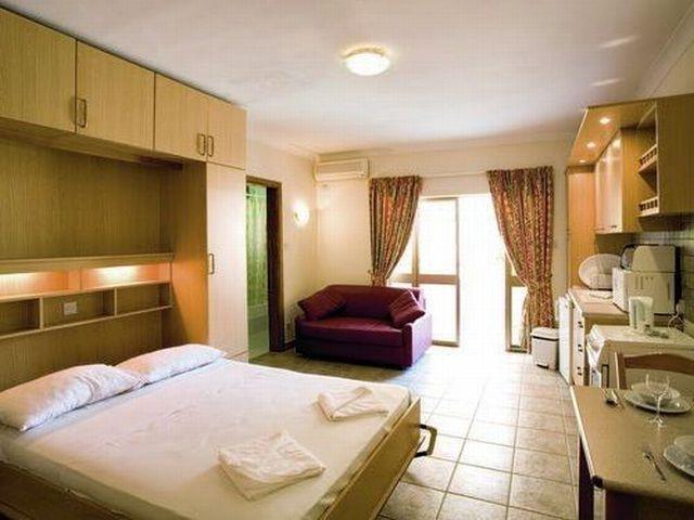 Clover Holiday Complex Qawra Exteriör bild